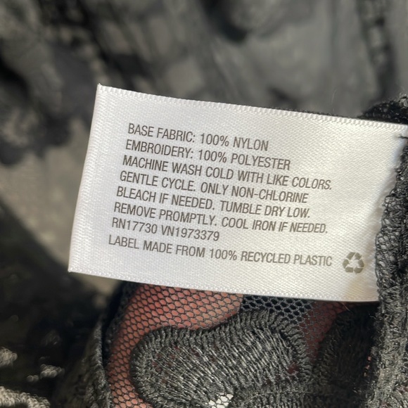 Merona Crewneck keyhole back sheer soft lace scalloped edge top size large - Picture 6 of 8